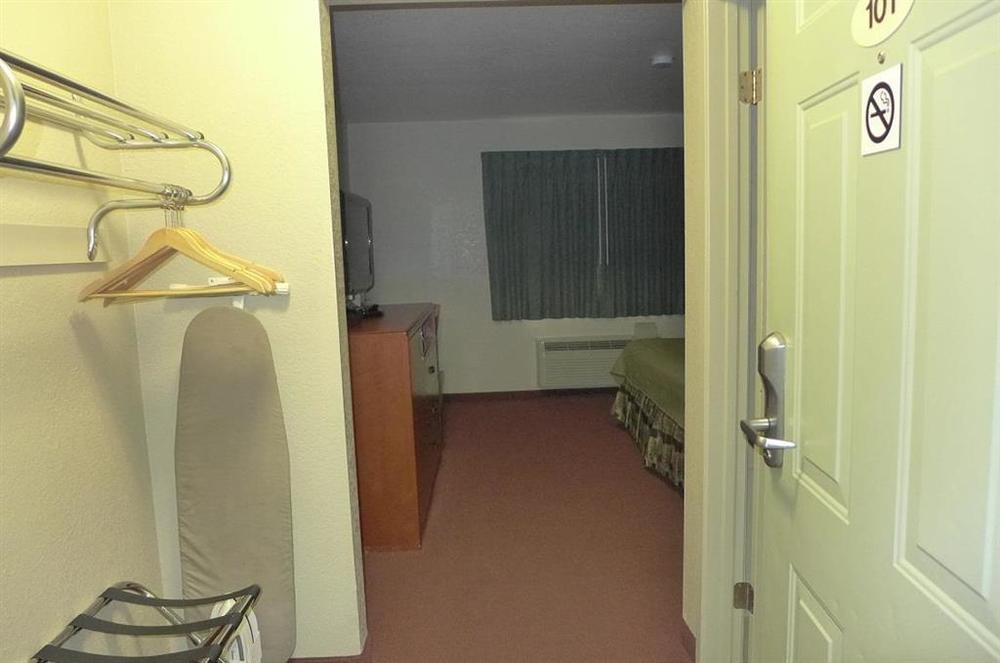 Good Nite Inn Fremont Pokoj fotografie